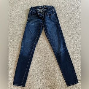 American Eagle dark wash short jegging